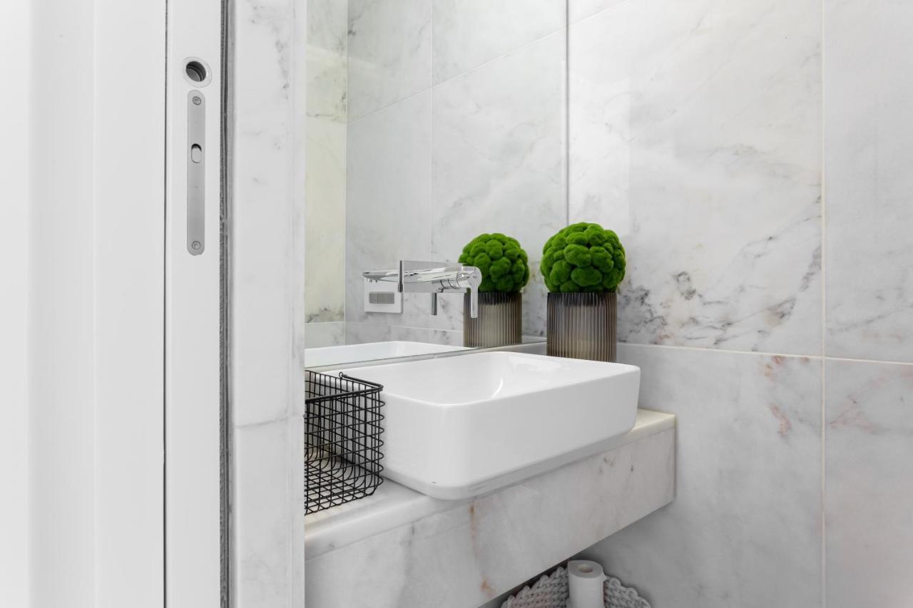 Joivy Elegant 1-Br Apartment In Perfect Centre Lisbon Exterior photo